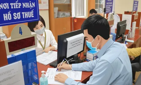 Dù được miễn nộp thuế từ năm 2026, hộ kinh doanh có doanh thu dưới 200 triệu/năm vẫn phải làm điều này để tránh bị phạt tiền lên đến 12.500.000 đồng