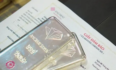 Giá bạc quay trở lại mốc 2 triệu đồng/lượng