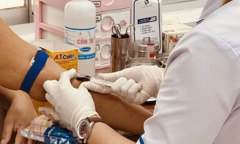 Bộ Y tế chỉ ra hình thái lây nhiễm mới của HIV tại Việt Nam khiến 13.351 ca mắc mới và 1.905 ca tử vong