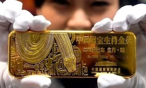 Một quốc gia âm thầm mua vàng nhiều gấp 10 lần công bố, tổng dự trữ sắp vượt 5.000 tấn chỉ thua Mỹ?