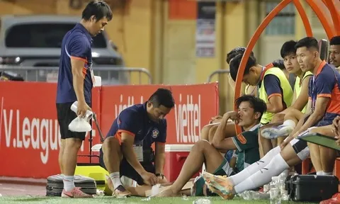 Thủ môn Bùi Tiến Dũng phẫu thuật thành công