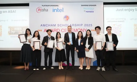 Học bổng AmCham có 7 sinh viên đạt điểm tuyệt đối vòng phỏng vấn bằng tiếng Anh