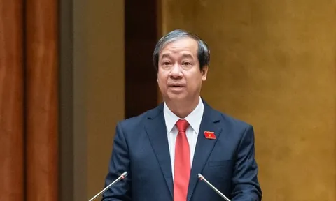 Thông qua 3 luật về giáo dục, từ 2026 sẽ có một bộ SGK sử dụng thống nhất toàn quốc