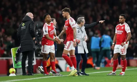 Arsenal tiếp tục gặp vận đen