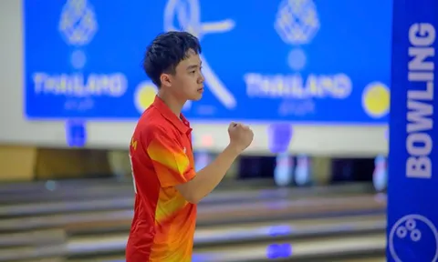 Tấm HCV gây "sốc" làng bowling