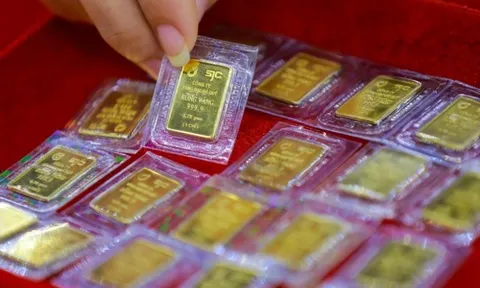 Giá vàng rơi khỏi đỉnh lịch sử