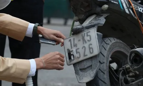 Hà Nội: Cảnh sát xử lý nhiều tài xế che biển số để 'qua mặt' camera AI