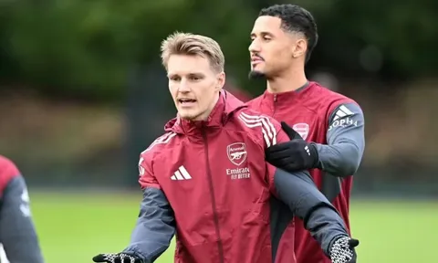 CĐV Arsenal hoang mang sau buổi tập mở của CLB