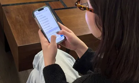 Người Việt theo dõi sát sao các thay đổi chính sách, tăng tra cứu về "phạt nguội", "đổi bằng lái", "cấm xe xăng", "tăng lương"...