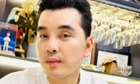 Ưng Hoàng Phúc đáp trả