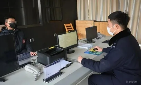 Vừa nhận 4 giao dịch chuyển khoản 48 triệu đồng, 2 phút sau tài khoản bị phong tỏa, người đàn ông phải báo công an