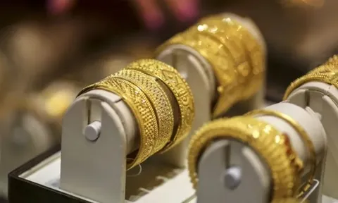 Vàng và bạc lập đỉnh chưa từng có, một quốc gia chủ chốt BRICS liền mang cả quỹ hưu trí đi đầu tư, dòng tiền hơn 10 tỷ USD bùng nổ