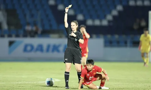 CĐV Đông Nam Á lo lắng trọng tài lại "xử ép" U22 Việt Nam