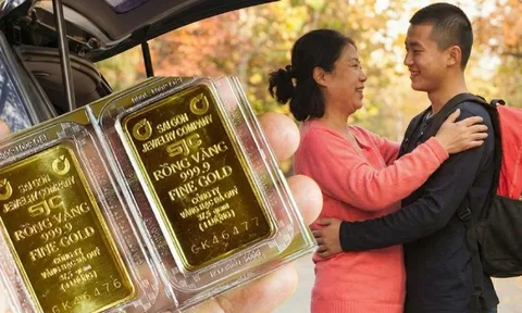 Mẹ Hà Nội bán 15 cây vàng năm 2024 để cho con đi du học, giờ vàng hơn 15 triệu/lượng, tiếc đứt ruột nhưng vẫn phải thừa nhận điều này!