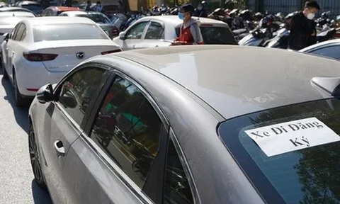 Đề xuất giảm 6 triệu đồng lệ phí khi đăng ký xe ô tô ở Hà Nội và TPHCM