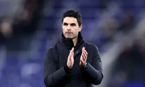 HLV Arteta và Guardiola có những phát biểu trái chiều về cuộc đua vô địch
