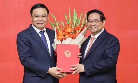 Thủ tướng trao Quyết định giao Quyền Bộ trưởng Bộ Công Thương