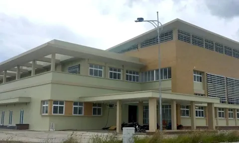 Máy điều trị ung thư trên 200 tỷ đồng 'đắp chiếu' gần 15 năm