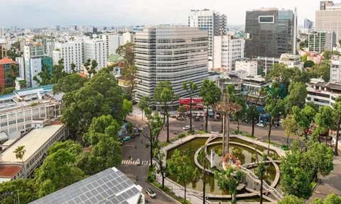 Toà nhà ở TP HCM lắp pin mặt trời cung cấp điện cho thiết bị điều hoà