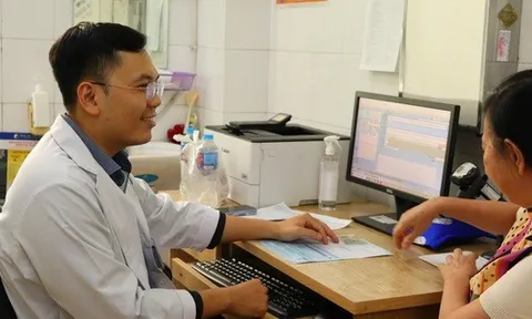 TPHCM: Người cao tuổi được cấp BHYT miễn phí có giữ nơi khám chữa bệnh ban đầu?