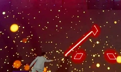 Màn trình diễn chưa từng có của đạo diễn Phạm Vĩnh Khương và một ảo thuật gia lập kỷ lục Guinness