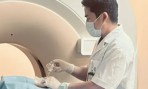 Chữa ung thư bằng tuyệt thực 3 tuần để "bỏ đói" khối u, người đàn ông suy kiệt nặng