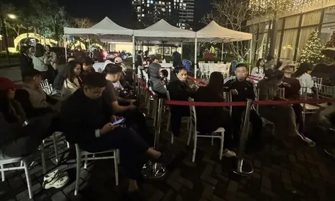 Người mua xếp hàng xuyên đêm, một dự án căn hộ chung cư ở Hà Nội có giá chênh đến 3 tỷ/căn