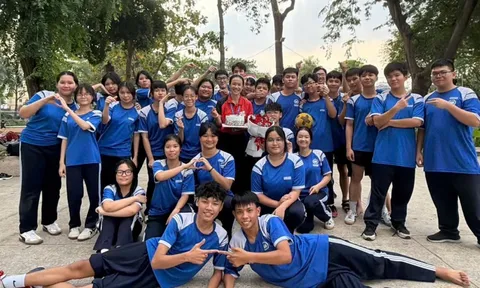 VIDEO: Khoảnh khắc "cô giáo SEA Games" mắc bẫy học trò