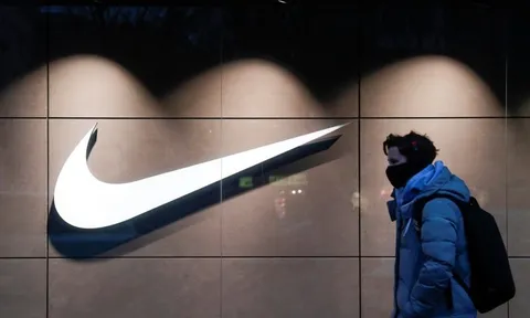 Tim Cook vừa cứu nguy cho Nike