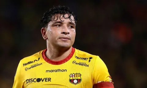 Cầu thủ Ecuador bị bắn chết