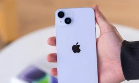 Hàng điện máy tích hợp AI ngày càng giảm; giá iPhone 14 Plus rẻ bất ngờ
