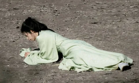 Chưa thấy ai bị đánh bầm dập lại đẹp gấp 100 lần như mỹ nhân này: Visual sang xịn mịn, càng thảm càng phong thần