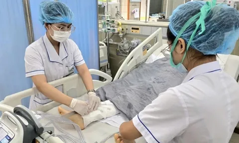 Nạn nhân hôn mê sâu trong vụ lật xe từ thiện ở Lào Cai đã tỉnh lại