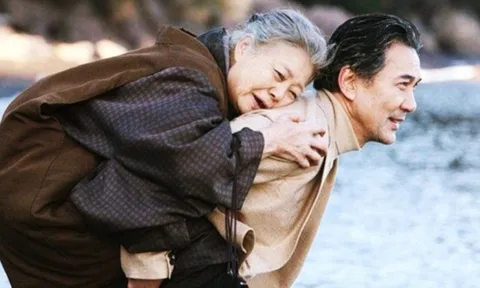 Sau khi về hưu, bất kể lương hưu cao đến đâu, cha mẹ cũng phải chủ động yêu cầu con cái 3 điều này