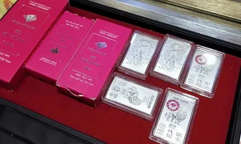 Giá bạc thế giới lao dốc, bạc trong nước giảm mạnh hơn 200.000 đồng/lượng
