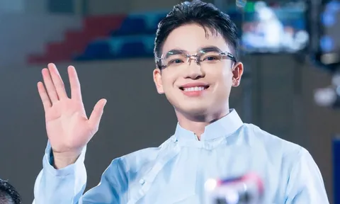 Nhà văn Nguyễn Hải Triều nói về cám dỗ showbiz, nhắn nhủ tân Hoa hậu Sinh viên Hòa bình Việt Nam