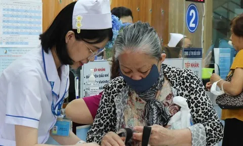 Sắp xếp các cơ sở y tế, quyền lợi BHYT của người dân TPHCM được thực hiện thế nào?