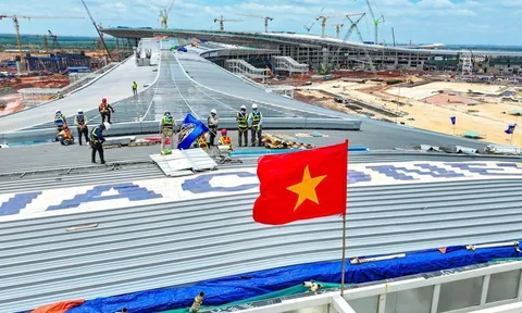 Siêu dự án 16 tỷ USD lớn nhất Việt Nam: 15.000 người "phủ kín" đại công trường ngày nghỉ lễ