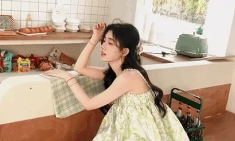 Cbiz hỗn loạn: Đến lượt "mỹ nữ 4.000 năm có một" bị bóc phốt chuyện động trời