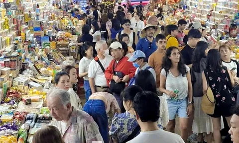 Chợ Đà Nẵng có gì mà du khách kéo tới nườm nượp?