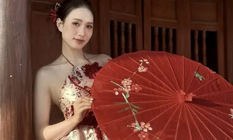 Ngọc nữ bóng chuyền Việt Nam 'thả thính', khoe bờ vai thon