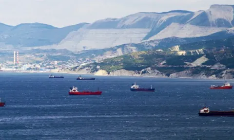 Ai bán nhiều dầu thô nhất cho Việt Nam?