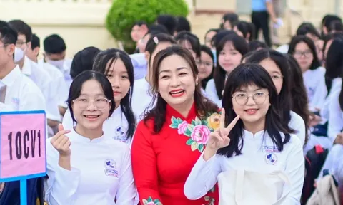 Giáo viên TPHCM sẽ nhận hàng chục triệu đồng dịp Tết, cao nhất gần 100 triệu