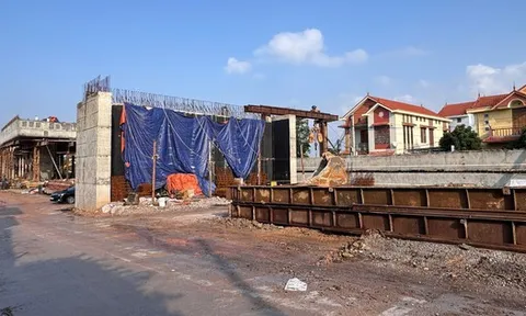 Dự án cầu vượt đường sắt Đồng Hới còn nhiều vướng mắc