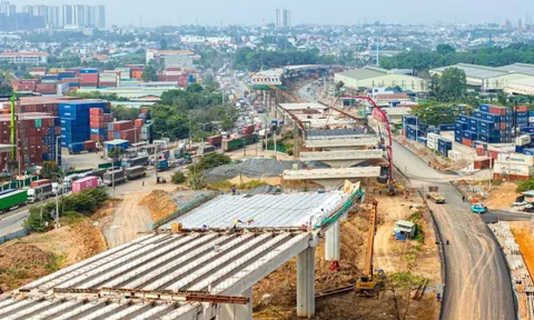 Đại công trường nút giao Tân Vạn chạy nước rút cuối năm