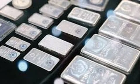 Giá bạc sáng ngày 8/1: quay đầu giảm