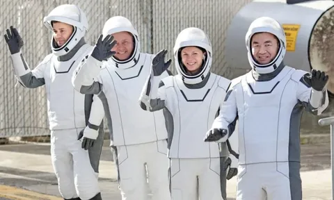 Lần đầu tiên trong lịch sử, 4 phi hành gia NASA bất ngờ quay về Trái Đất: Nguyên nhân được hé lộ