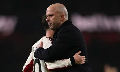 Một điểm quý giá và lời cảnh báo cho Liverpool