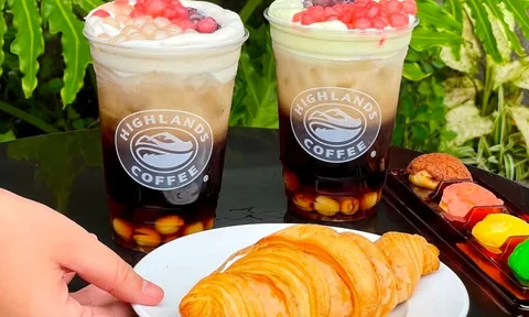 Trà sen vàng của Highlands Coffee dừng bán do dùng nguyên liệu từ Đồ hộp Hạ Long