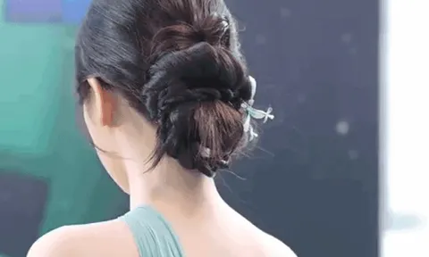 Đời đi diễn chỉ mong có fan giàu như mỹ nhân này: Chi 3,6 tỷ mua vui cho idol, tâm ở đâu tiền ở đó